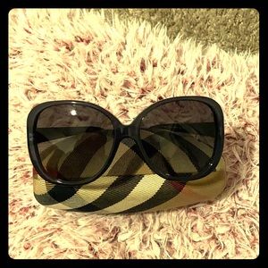 Burberry Oversized Aviator Sunglasses